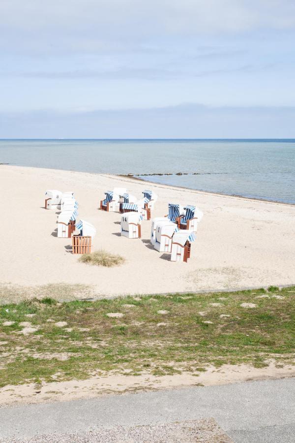 Bades Huk Marina Hotel Hohen Wieschendorf Bagian luar foto