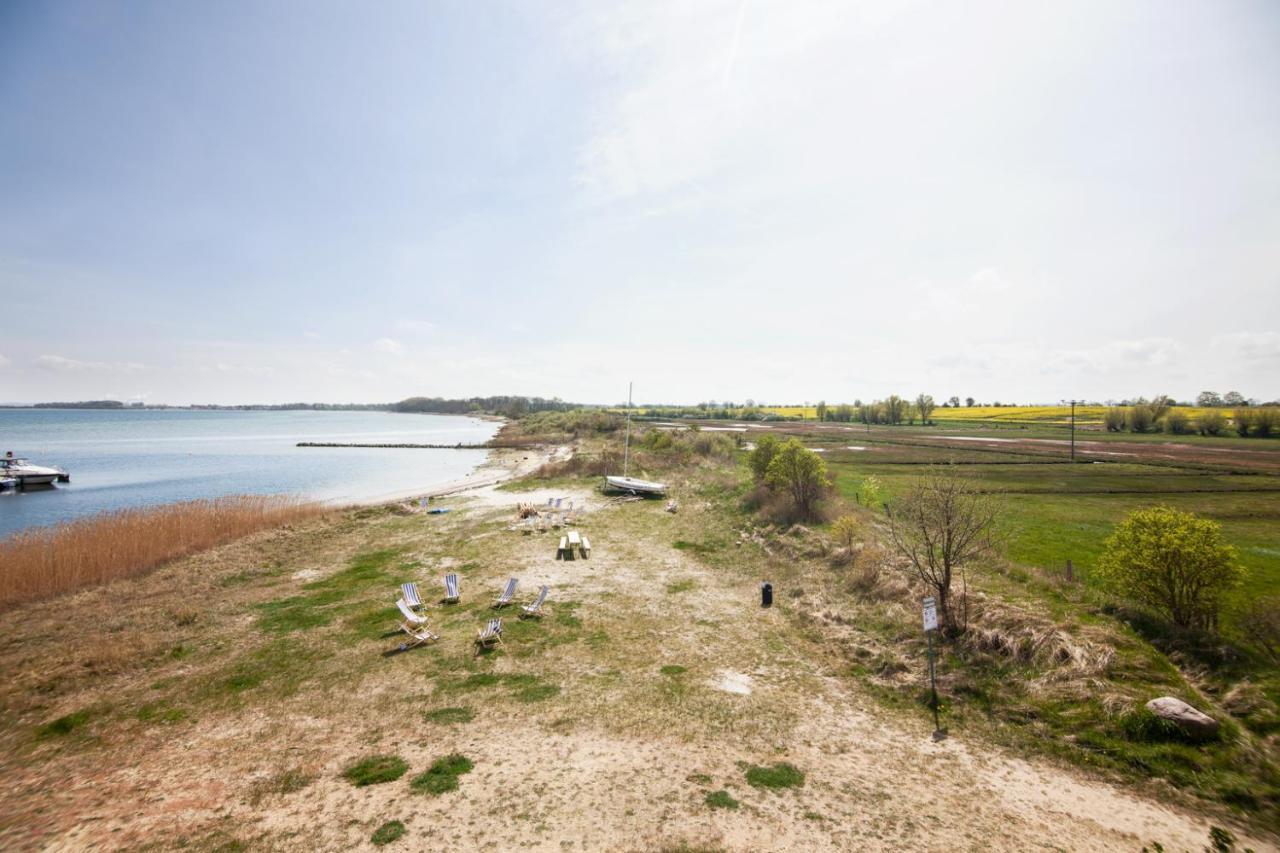 Bades Huk Marina Hotel Hohen Wieschendorf Bagian luar foto