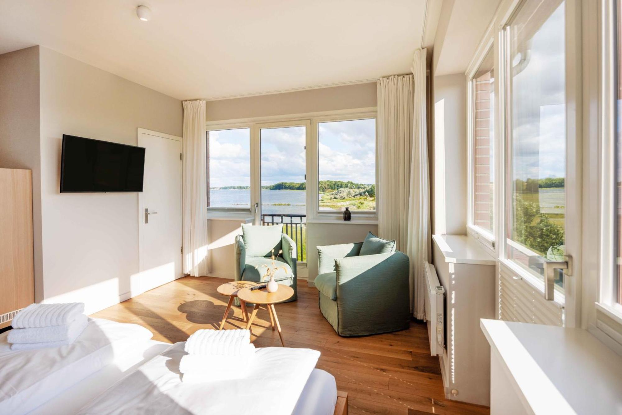 Bades Huk Marina Hotel Hohen Wieschendorf Bagian luar foto
