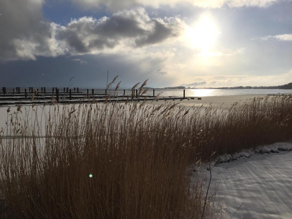 Bades Huk Marina Hotel Hohen Wieschendorf Bagian luar foto